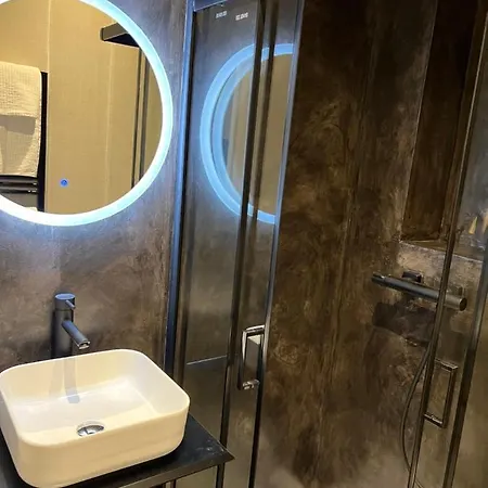 Luxury Decorated Studio, On Trendy Harbor Port Lympia, Close To Old Town, And Tramway Nice