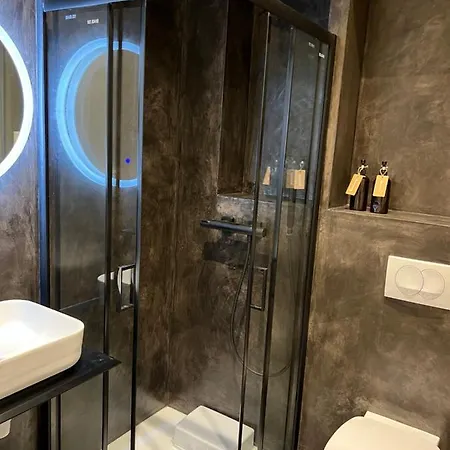 Luxury Decorated Studio, On Trendy Harbor Port Lympia, Close To Old Town, And Tramway Apartment Nice