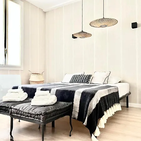Luxury Decorated Studio, On Trendy Harbor Port Lympia, Close To Old Town, And Tramway Apartment